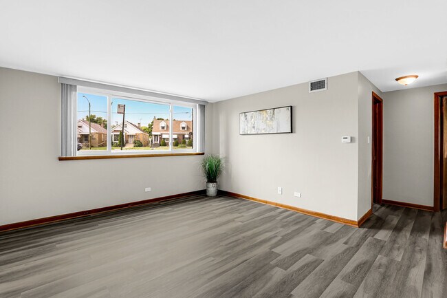 Building Photo - 7105 W Foster Pl