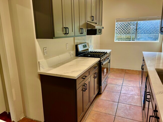 Building Photo - 4096 Ibis St