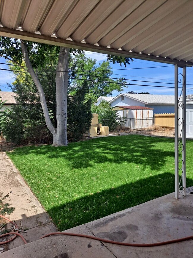 Building Photo - ALL PROSPECTIVE TENANTS MUST SUBMIT A $58 ...