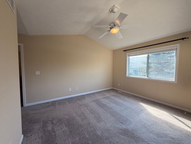 Building Photo - 3050 Ledgestone Pl NE
