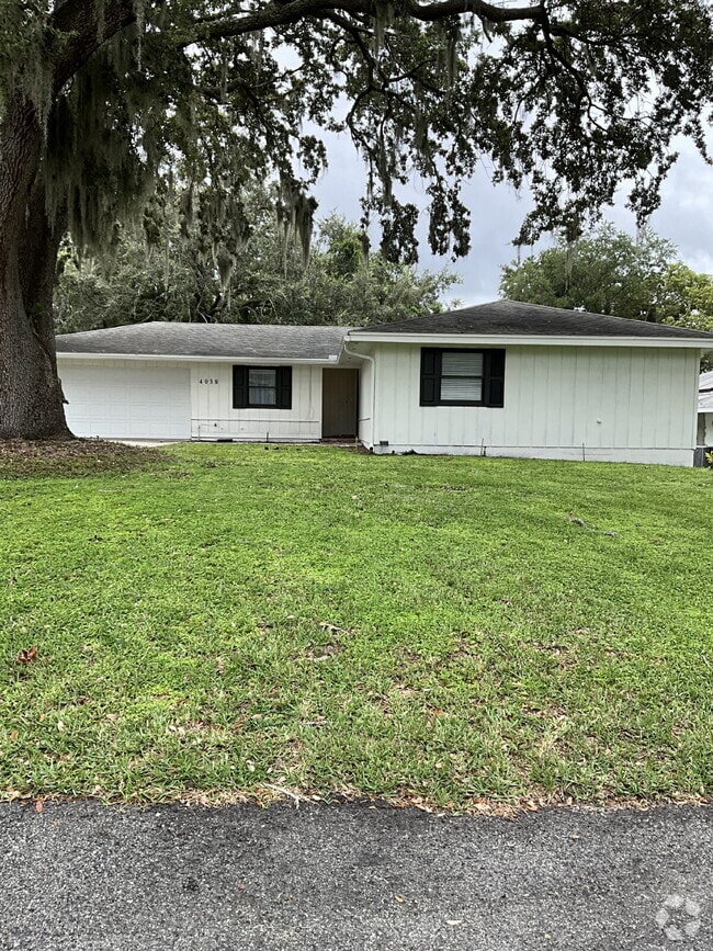 Building Photo - 3 bedroom 2 bath Single Family Home with N...