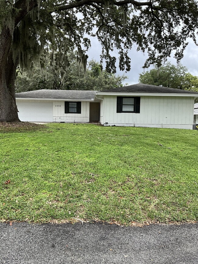 Building Photo - 3 bedroom 2 bath Single Family Home with N...