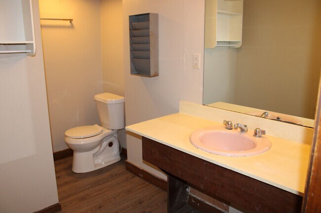 Building Photo - Vattier 1130