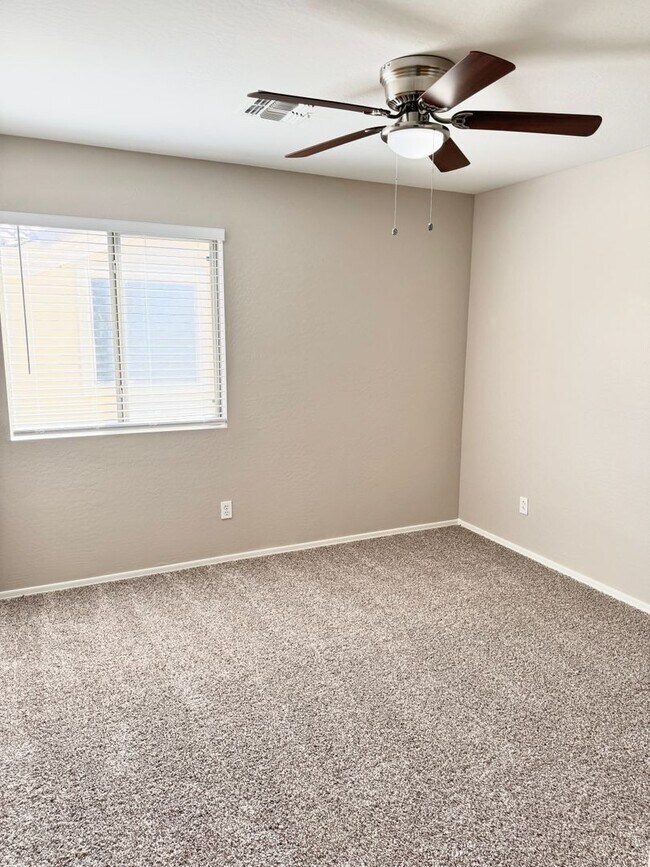 Building Photo - Remodeled 5 Bedroom/3 Bath Home. Upgraded Flooring & Kitchen!