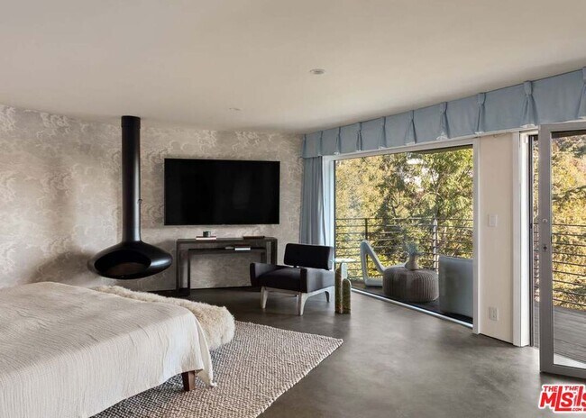 Building Photo - 2500 Zorada Dr