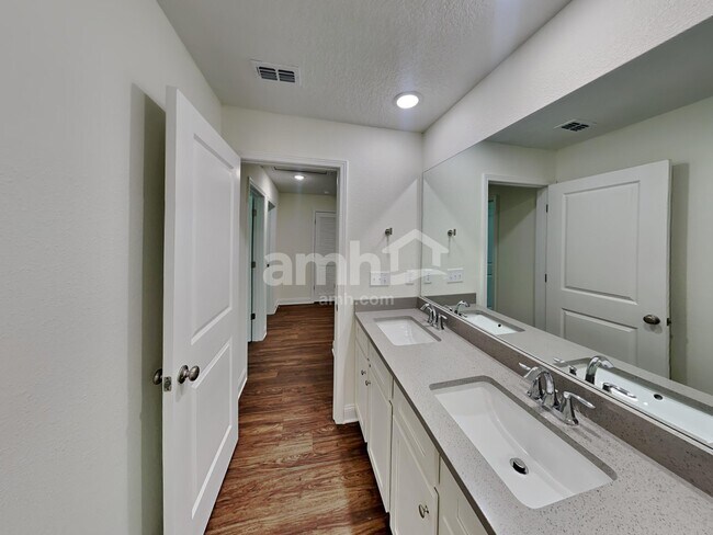 Building Photo - 12674 Percy Ln