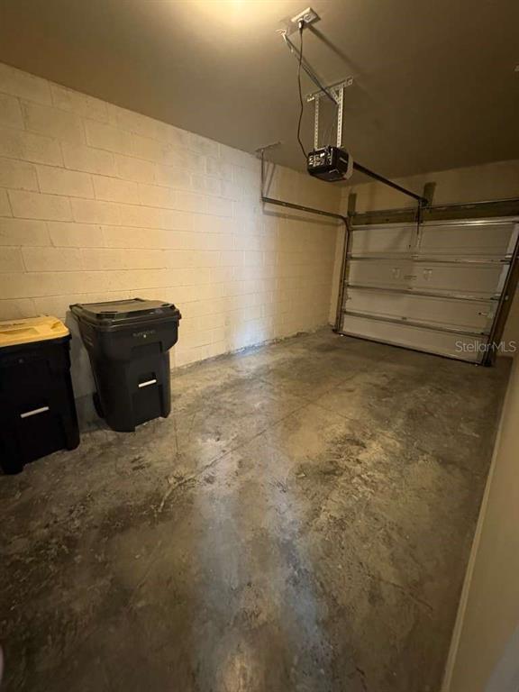 Building Photo - 280 Arbor Lakes Dr