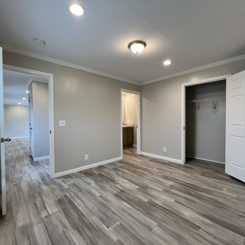 Building Photo - 31 Midway Dr