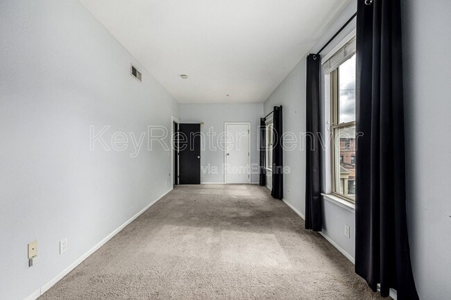 Building Photo - 837 E 17th Ave