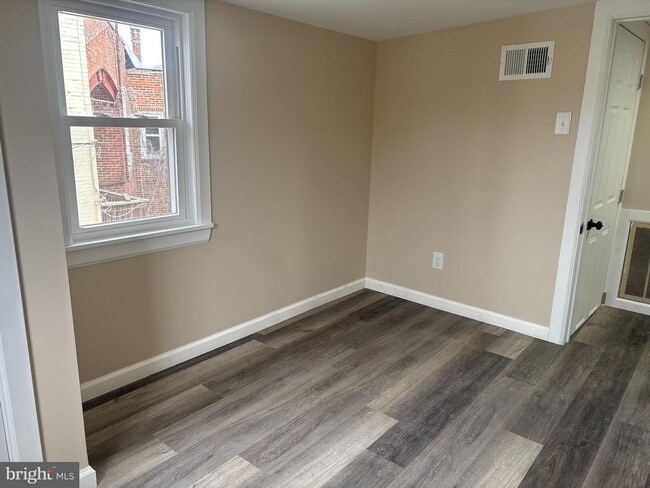 Building Photo - 14 West Ave