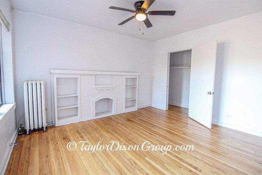 Building Photo - 7147 S Constance Ave