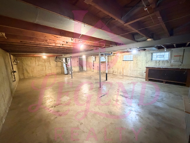 Building Photo - Charming 3-Bedroom Home with Hardwood Floors, Updates & Fenced Yard.