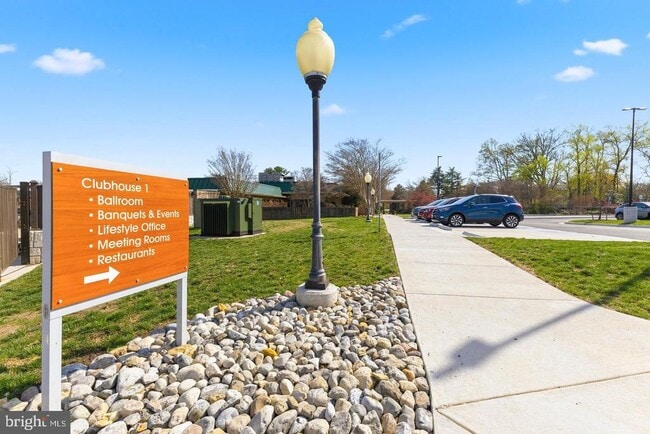 Building Photo - 14801 Pennfield Cir