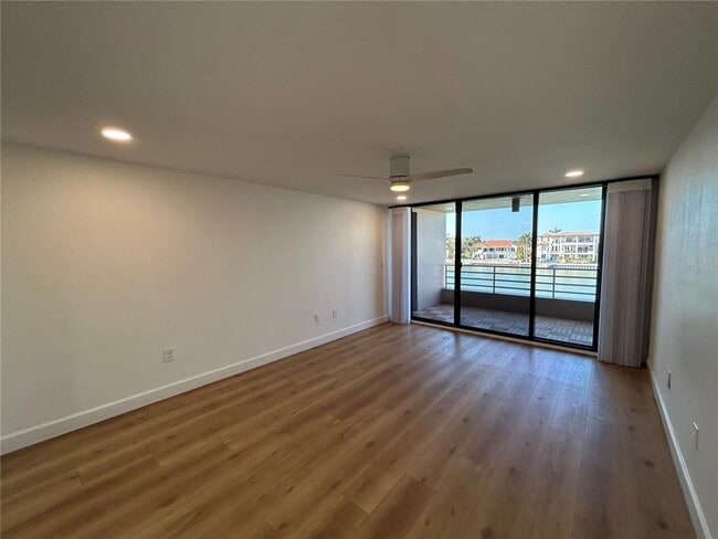 Building Photo - 6260 Kipps Colony Ct S