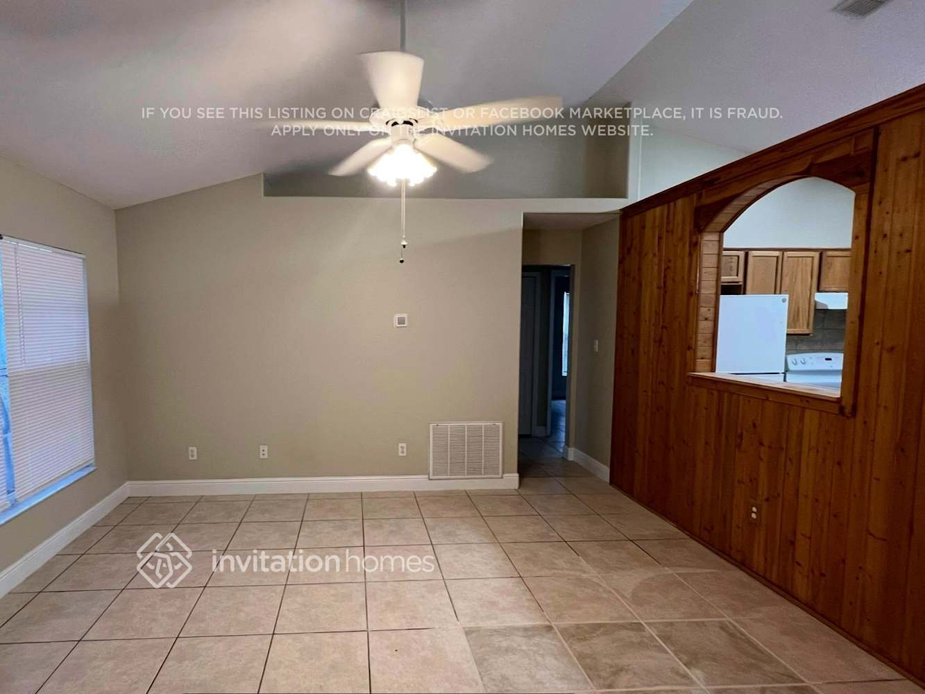 Building Photo - 423 Woodview Dr