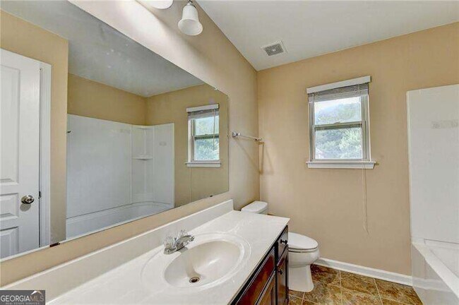 Building Photo - 4228 Woods Creek Ln