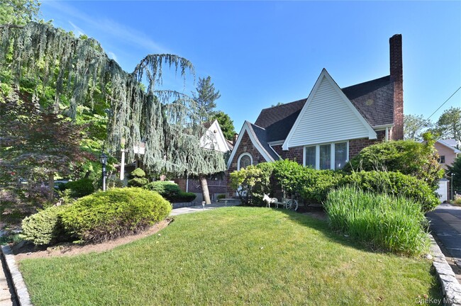 Building Photo - 249-48 Rushmore Terrace