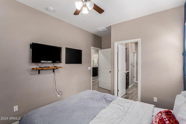 Building Photo - 17127 W Alice Ave