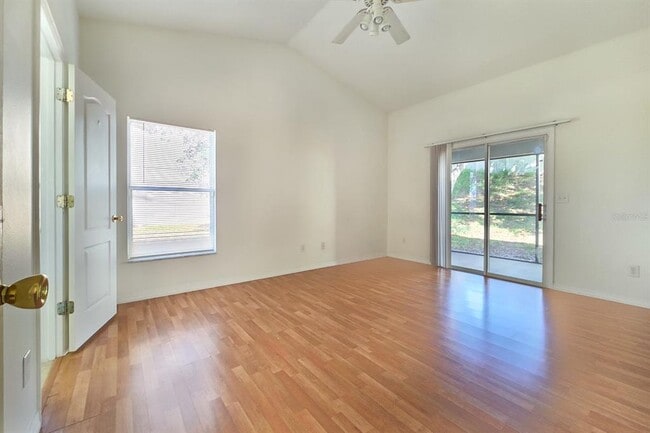 Building Photo - 10417 Lake Hasson Cir