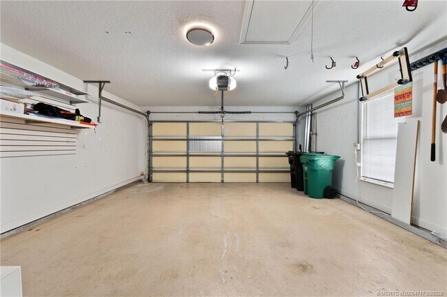 Building Photo - 10627 SW Cam Run