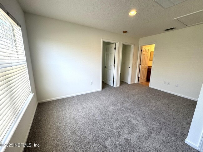 Building Photo - 1500 Calming Water Dr