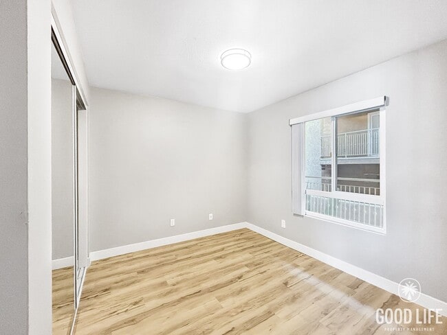 Building Photo - Beautiful 2BD/1BA W/ Updated Kitchen, AC, and In-Unit Laundry in Colina Del Sol!