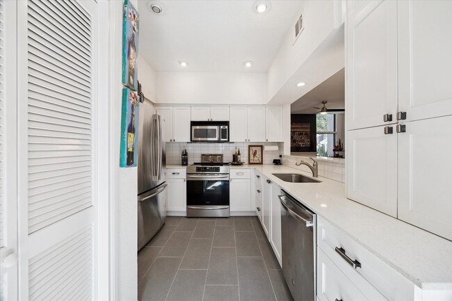 Building Photo - 701 Bering Dr