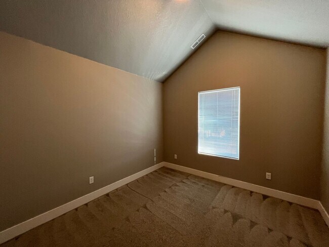 Building Photo - 1908al