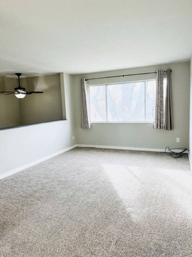 Building Photo - 5 Bedroom on a large corner lot in the heart of Berthoud!