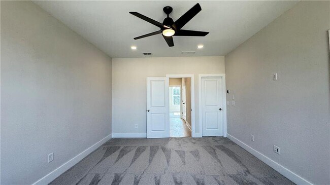 Building Photo - 2694 Evers Dr NE