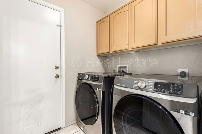 Building Photo - 16617 S 14th St