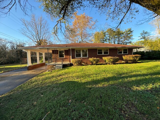 Building Photo - Single Family Home in Clarksville