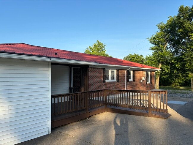 Building Photo - 10535 Hwy 231