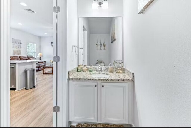 Building Photo - 7597 Shadow Lake Dr