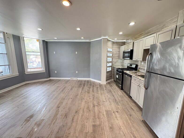 Building Photo - 5807 Hobart St