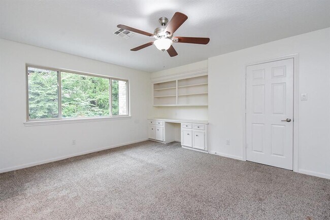 Building Photo - 807 Herdsman Dr
