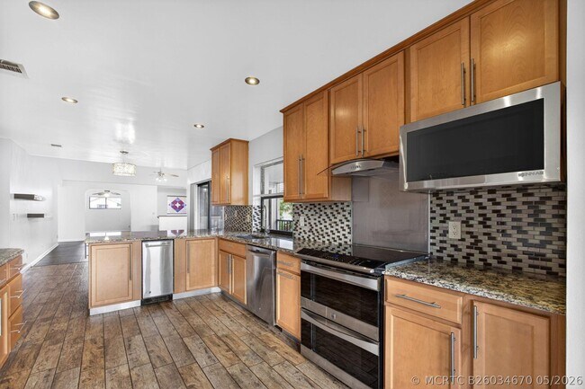 Building Photo - 17137 Waterbend Dr