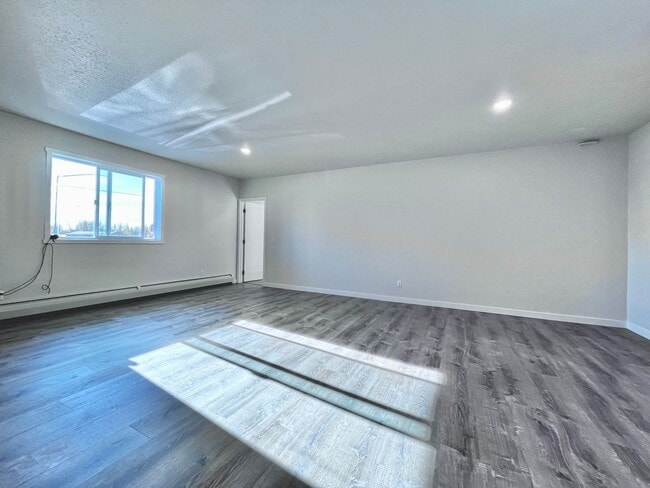 Building Photo - SOLDOTNA APARTMENT