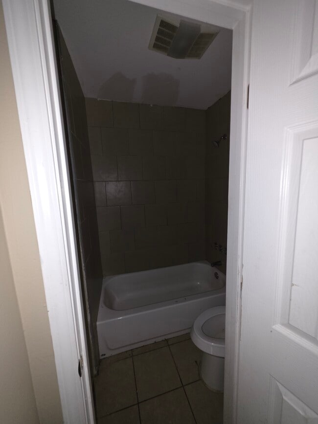 Building Photo - El Scott