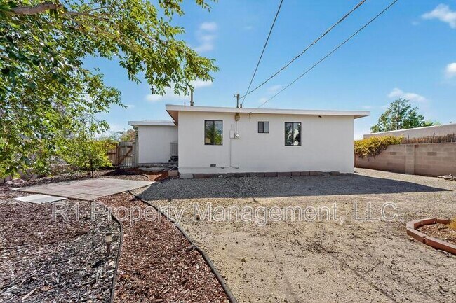 Building Photo - 165 Hilton Ave NW