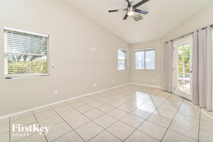 Building Photo - 1701 N Hayden Dr