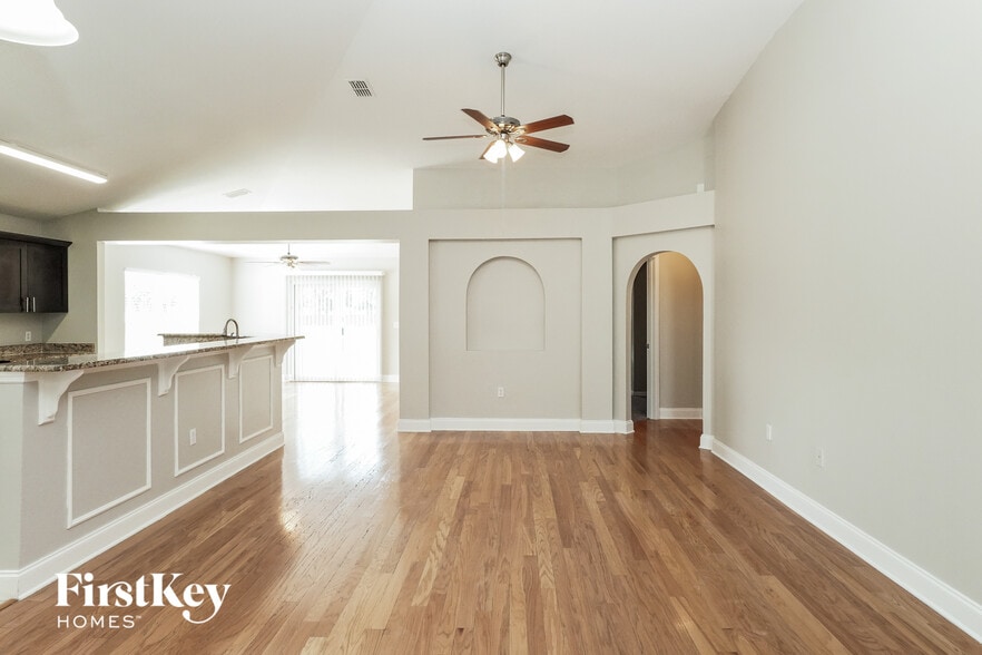 Building Photo - 2079 Hayfield Way
