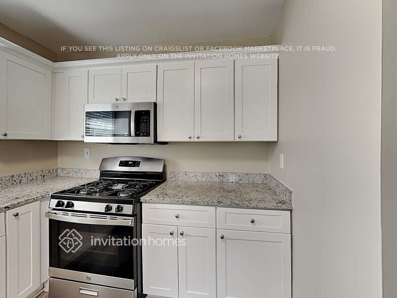 Building Photo - 2716 Lancaster Dr