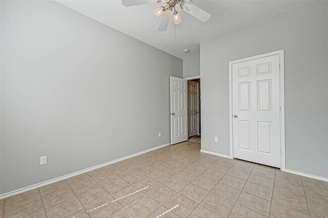 Building Photo - 9219 Carlin Bend Ln