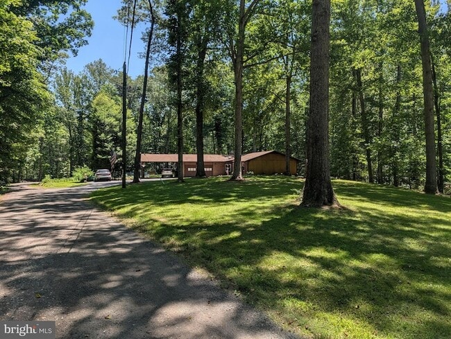 Building Photo - 6997 Gilbeth Rd