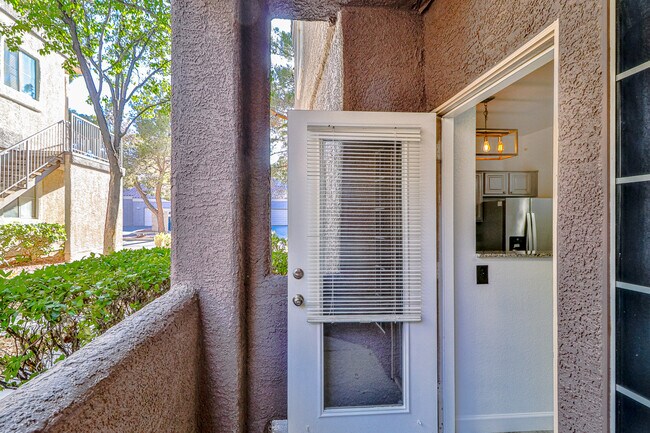 Building Photo - 5250 S Rainbow Blvd