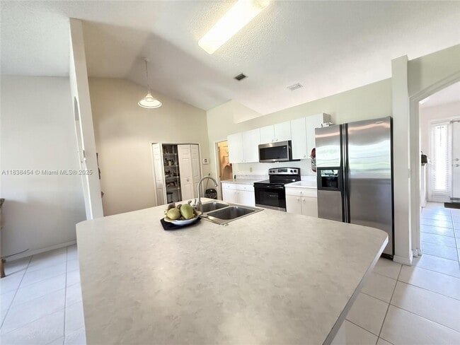 Building Photo - 5338 NW South Crisona Cir