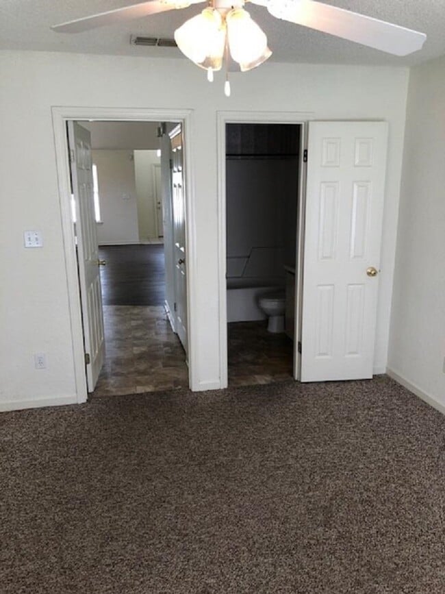 Building Photo - 2554 Golden Park Ln
