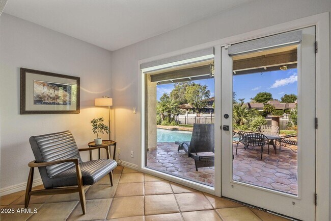 Building Photo - 7620 E Vía Del Placito