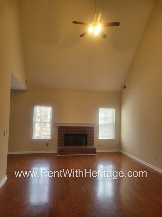 Building Photo - WOW!!...GORGEOUS HOME/HARDWOOD FLOORS/ UPGRADES GALLORE / SWIM - TENNIS